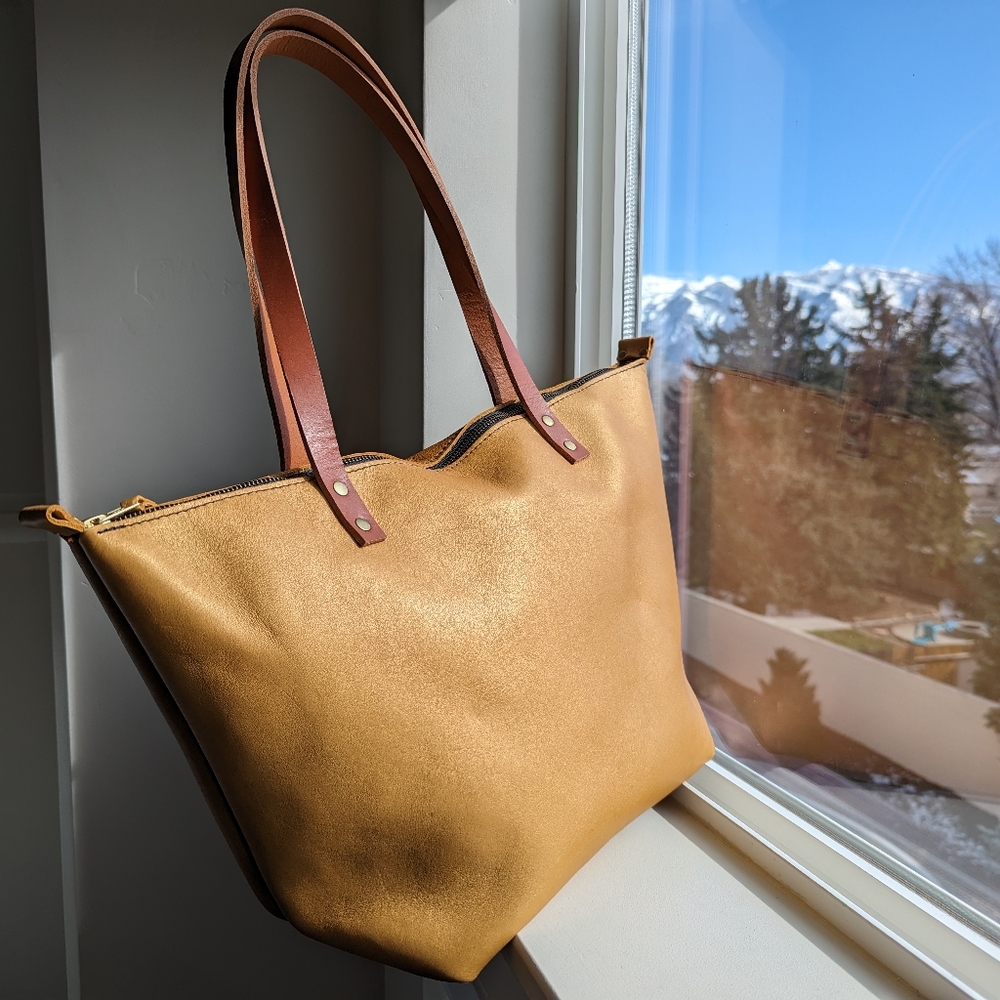 Portland Leather Honeycomb Large Zipper Tote